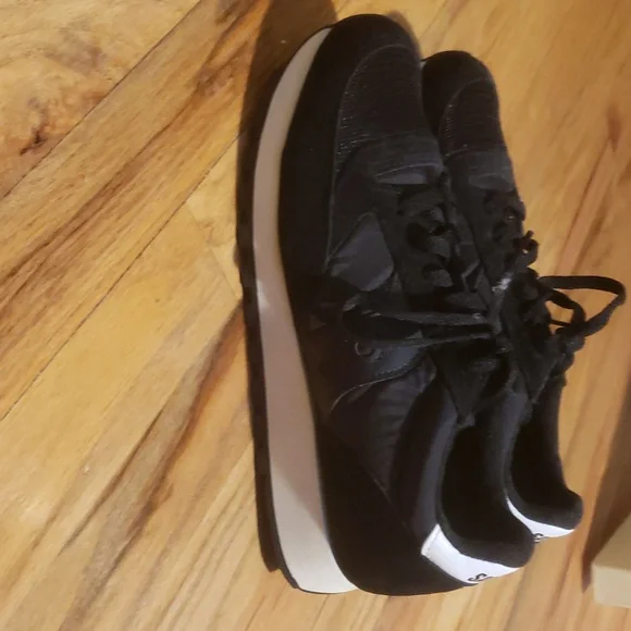 Classic Saucony Sneakers || Black,size Men's 8 - Picture 2 of 3